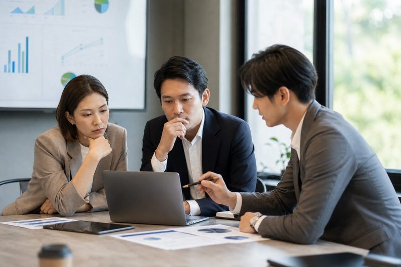 客製化開發：怎麼判斷值不值得投資？｜AI 導入企業 說明圖