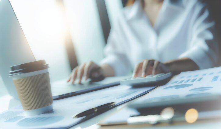做一個網站多少錢費用規劃全解析:預算、細項與常見踩坑經驗